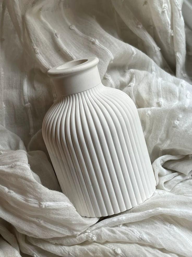 Ivory Pleated Ceramic Vase – Luxe Minimal Touch